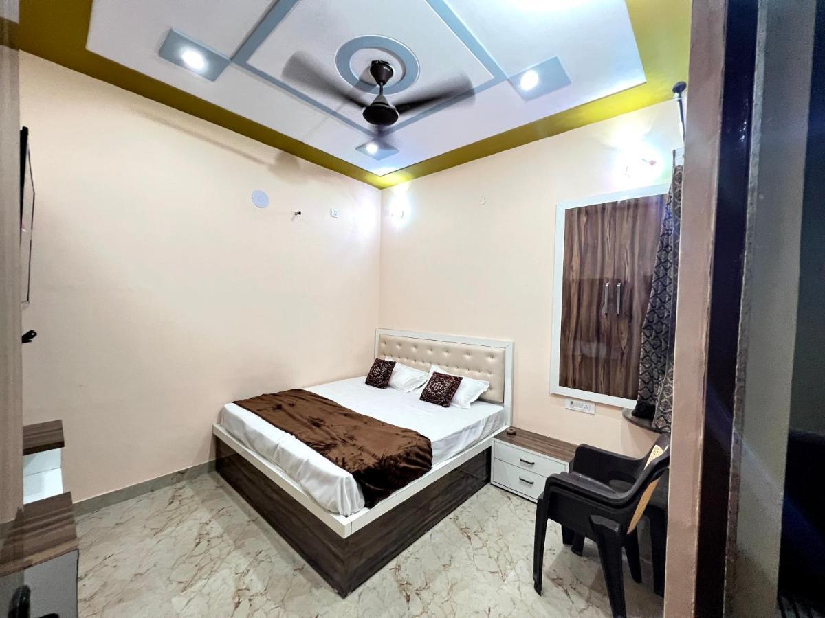 The Orchid Villa Homestay - Walkable Distance From Taj Mahal آغْرا المظهر الخارجي الصورة