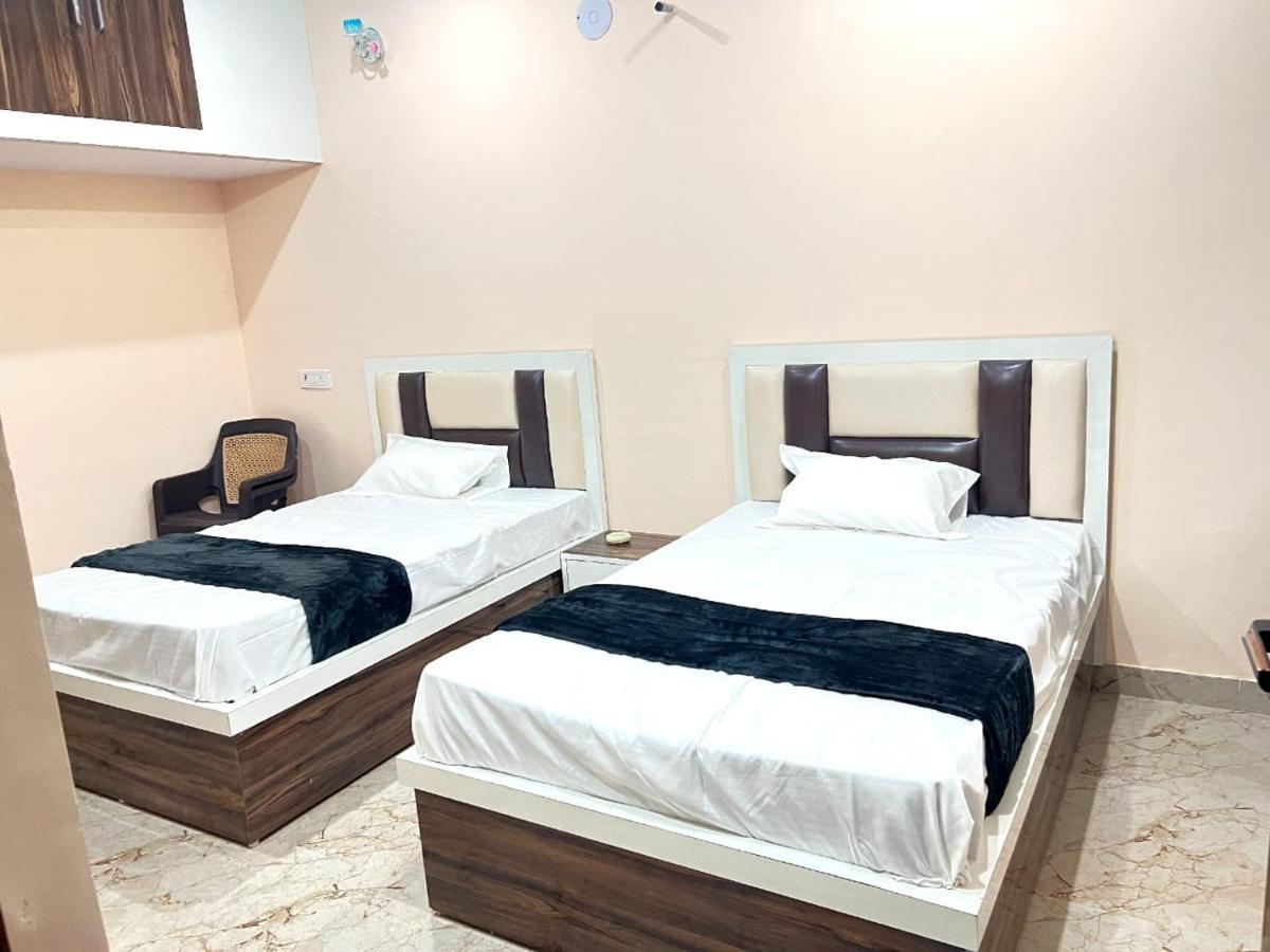 The Orchid Villa Homestay - Walkable Distance From Taj Mahal آغْرا المظهر الخارجي الصورة