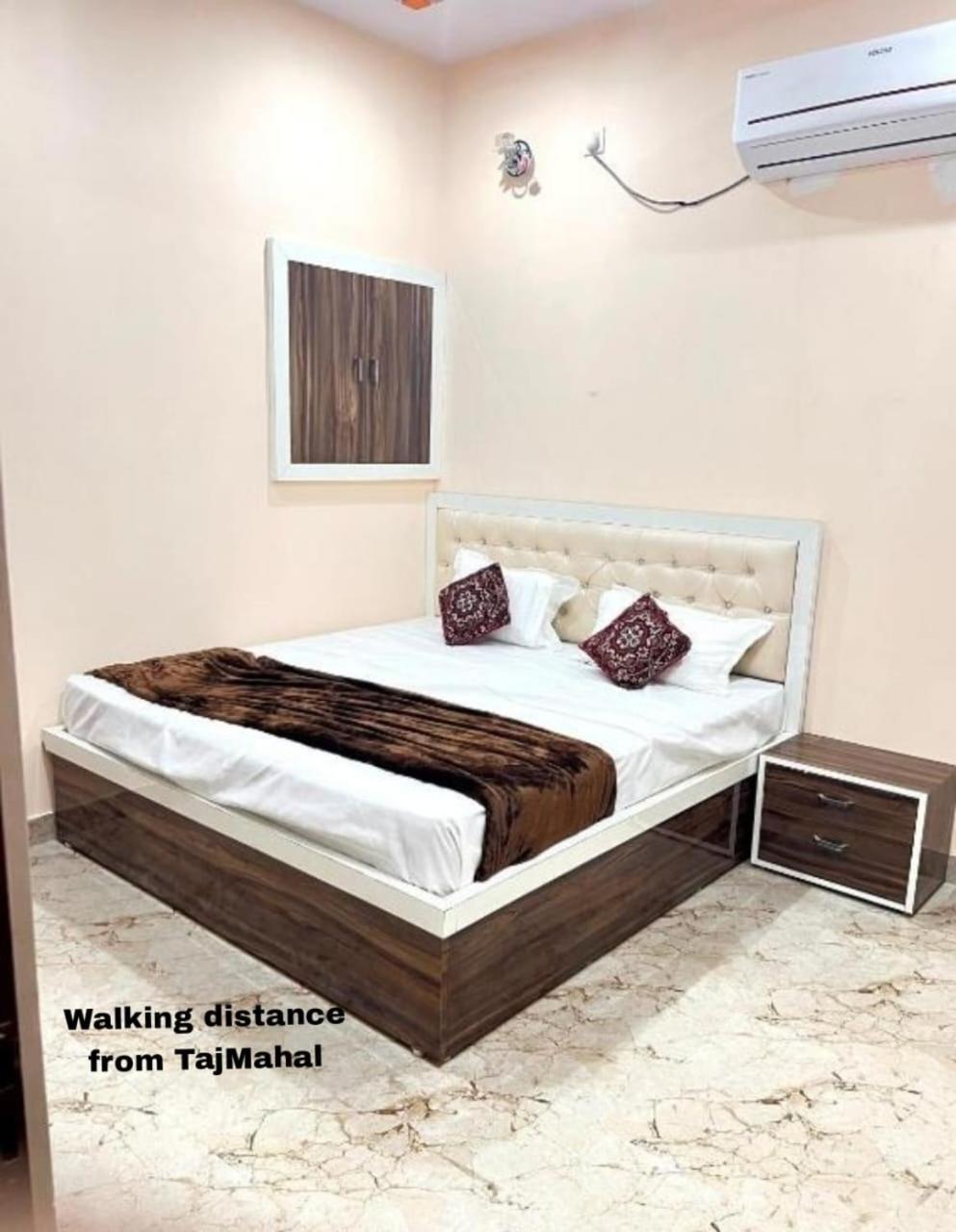 The Orchid Villa Homestay - Walkable Distance From Taj Mahal آغْرا المظهر الخارجي الصورة