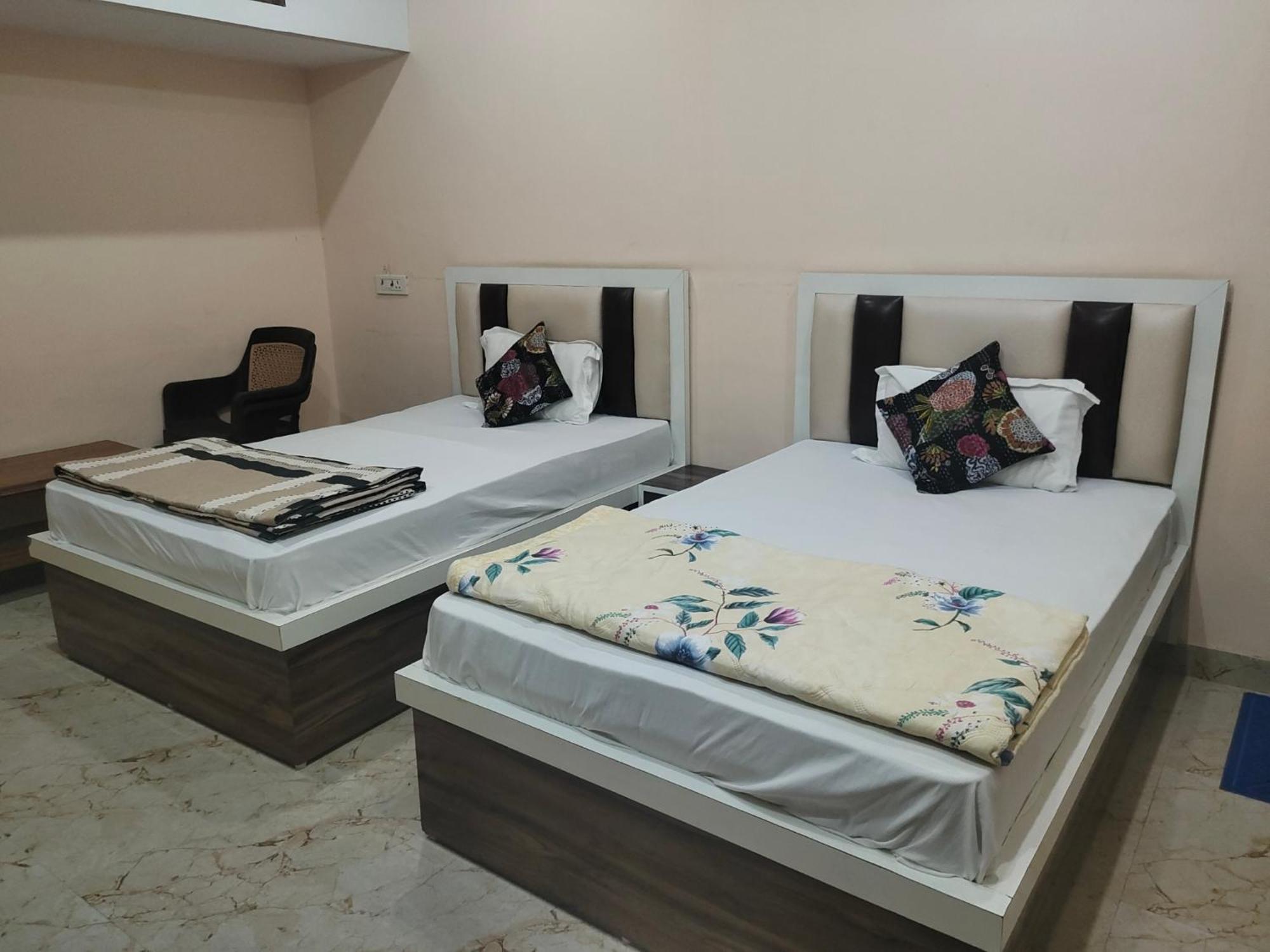 The Orchid Villa Homestay - Walkable Distance From Taj Mahal آغْرا المظهر الخارجي الصورة