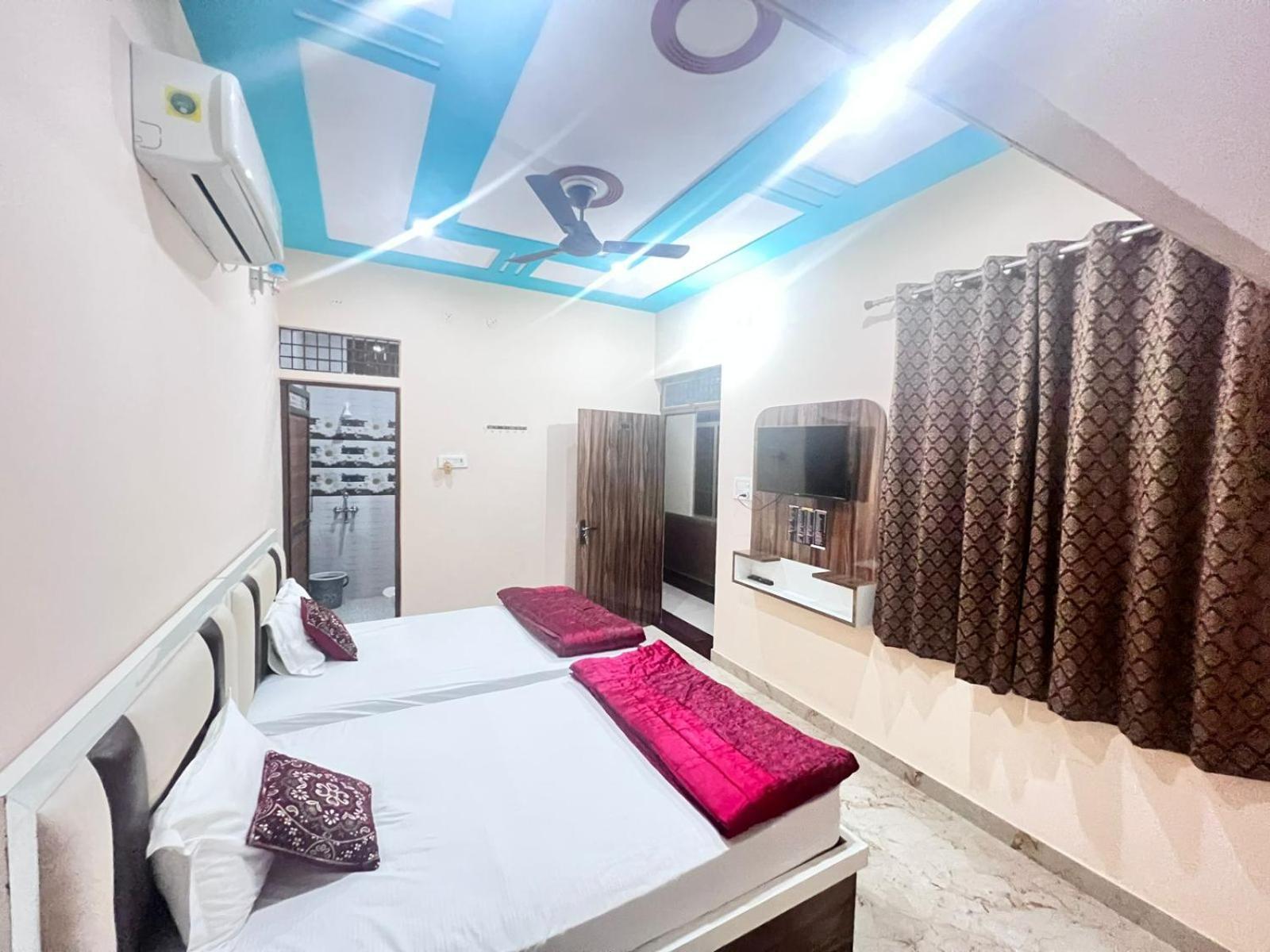 The Orchid Villa Homestay - Walkable Distance From Taj Mahal آغْرا المظهر الخارجي الصورة