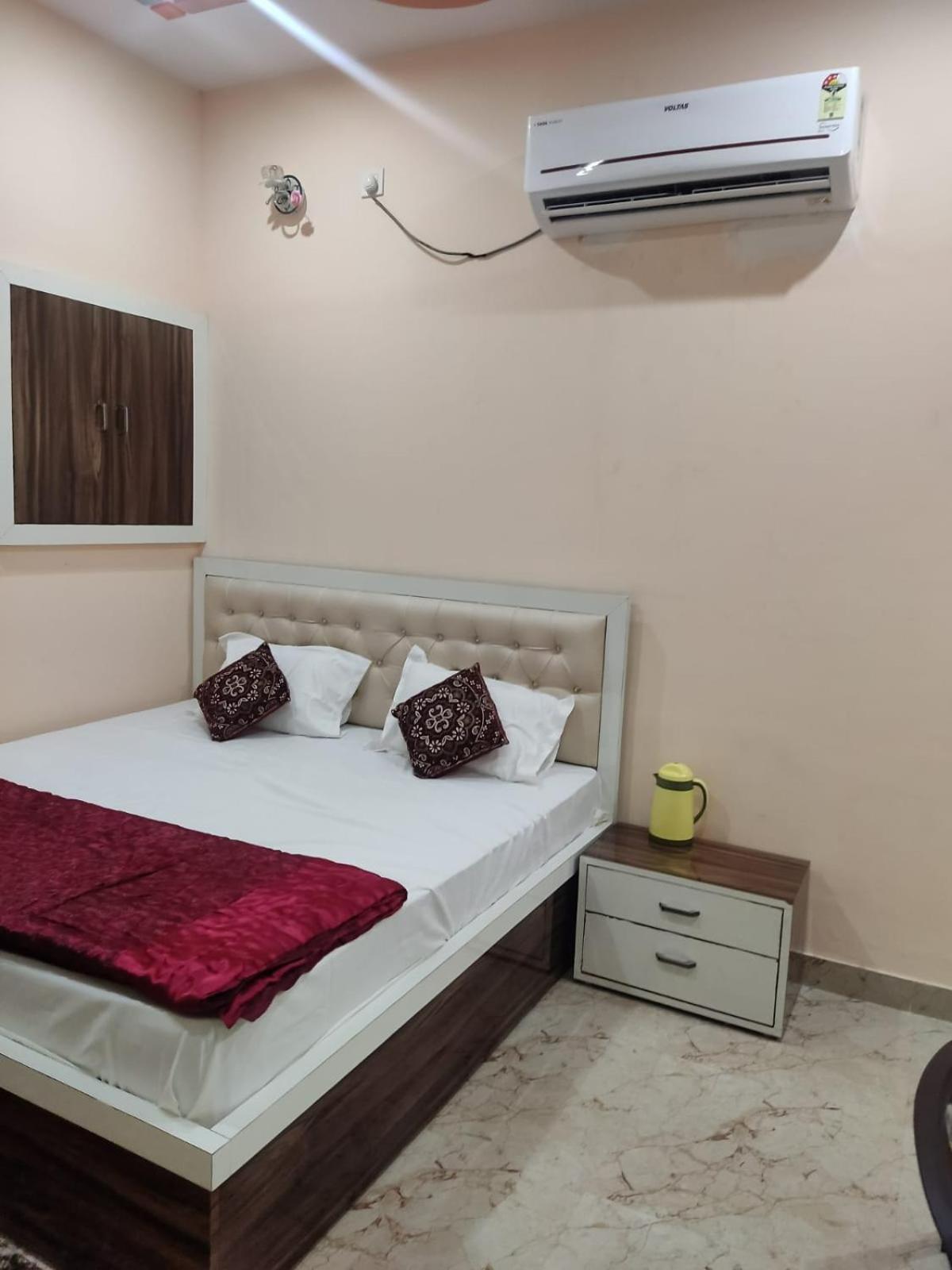 The Orchid Villa Homestay - Walkable Distance From Taj Mahal آغْرا المظهر الخارجي الصورة