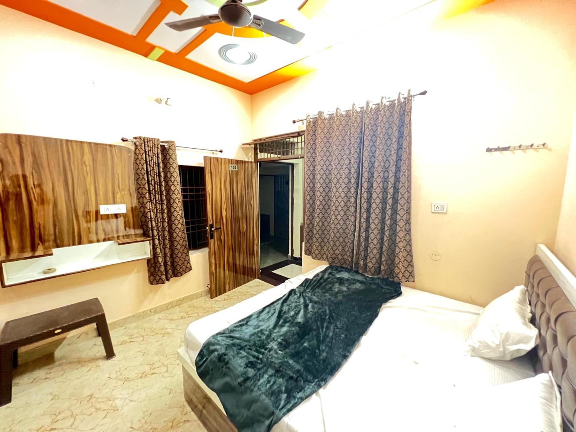 The Orchid Villa Homestay - Walkable Distance From Taj Mahal آغْرا المظهر الخارجي الصورة
